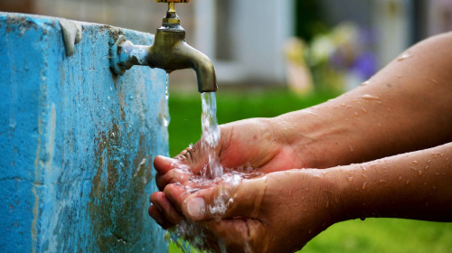 Ley que modifica el Decreto Legislativo 1280 Decreto Legislativo que aprueba la Ley del Servicio Universal de Agua Potable y Saneamiento para disponer la compensación al usuario en caso de interrupción del servicio de agua potable y saneamiento