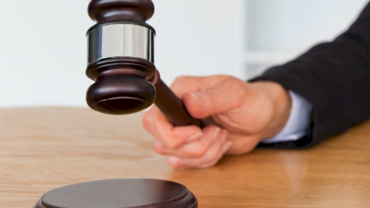 Error en la técnica recursiva determina la inadmisibilidad de la casación ordinaria (Cas. N.° 52-2023 Lambayeque)