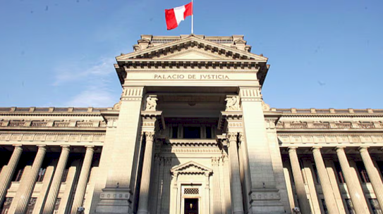 La notificación por edictos es admisible en el procedimiento notarial de prescripción adquisitiva, por ende, su uso no invalida la declaración efectuada (Casación N.º 4358-2024 Lima Norte)