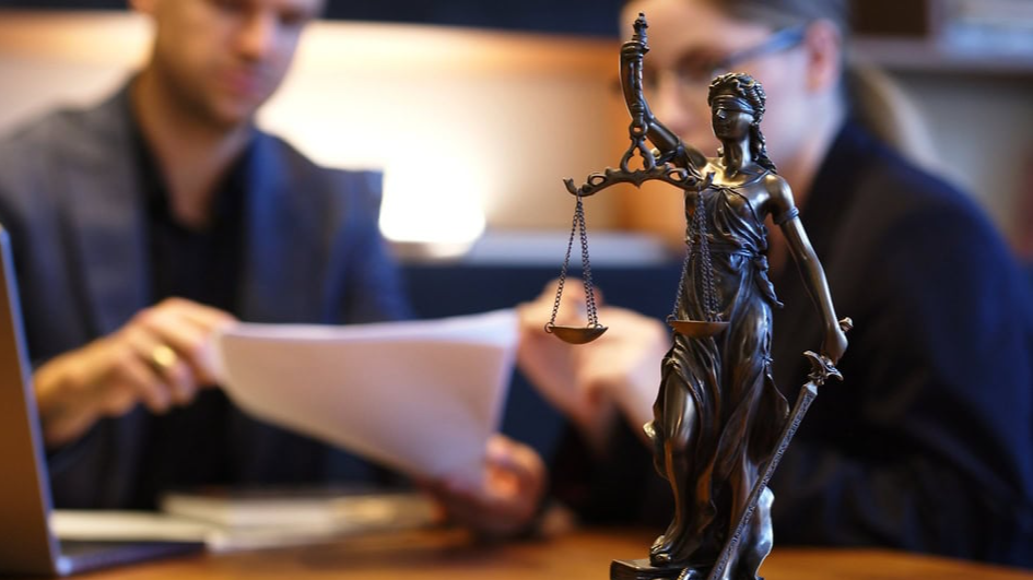 Principio de congruencia: la acusación oral definitiva permite corregir errores de precisión fáctica sin necesidad de acusación complementaria [Casación N.º 599-2022 Amazonas]