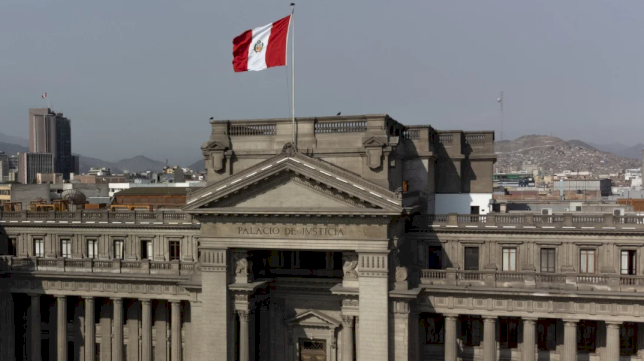 Es resarcible el daño generado en favor de los adquirentes por la omisión del vendedor de comunicar al juez del remate que el bien embargado es parcialmente ajeno (Casación N.º 514-2022-Cajamarca)