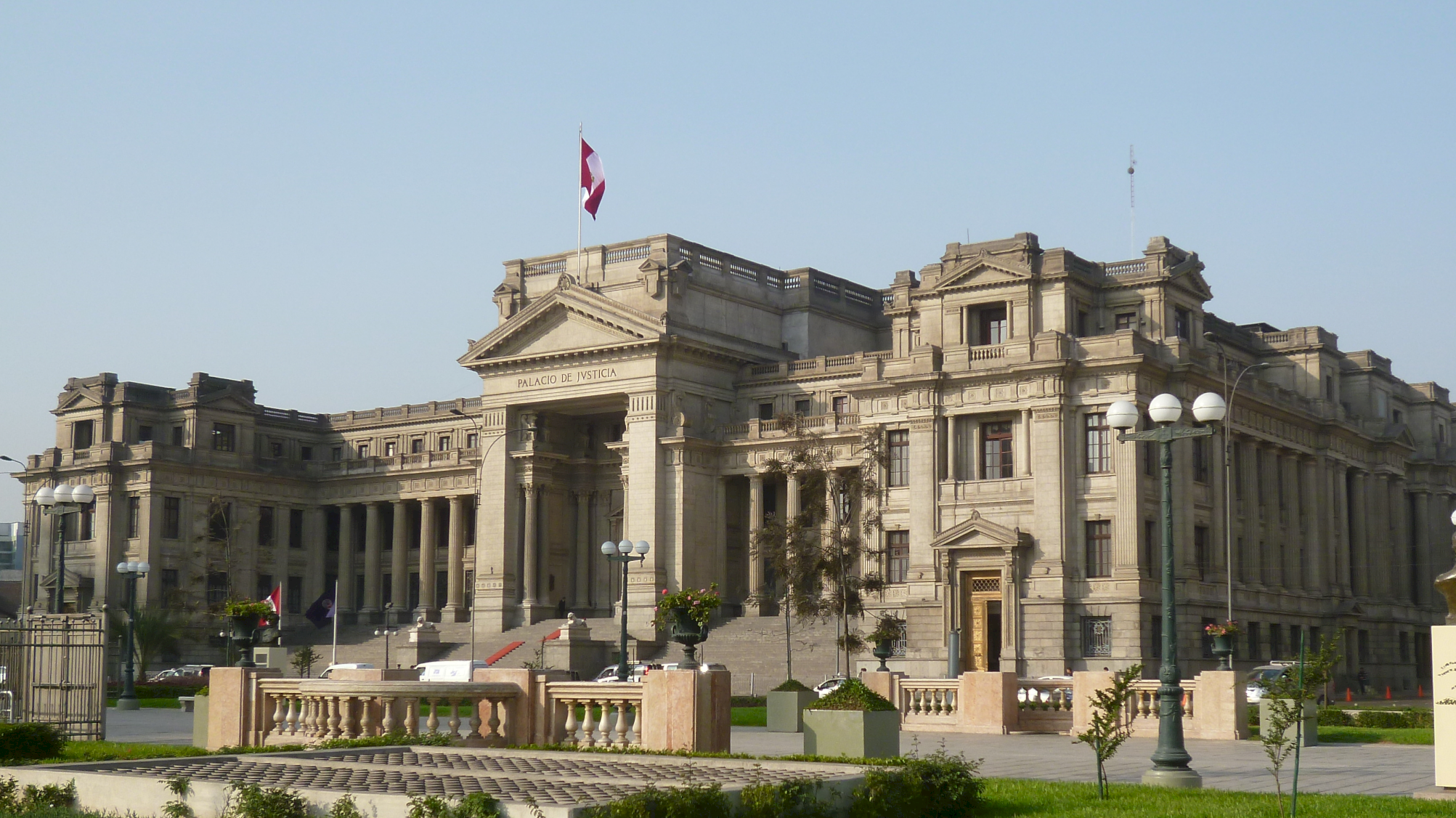 Juez no puede desestimar la ejecución a partir de asumir que se ha efectuado una capitalización de intereses sin una base probatoria (Casación N.º 506-2022 Selva Central)