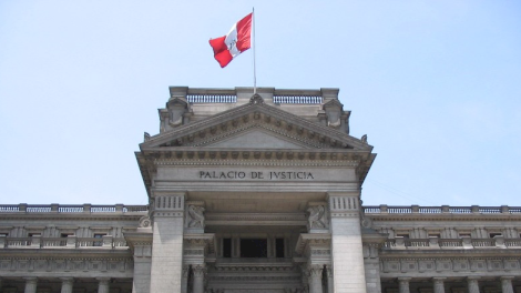 La adjudicación a favor del demandante debe encontrarse vigente al momento de solicitar la escritura pública (Casación N.º 2681-2022-Lima)