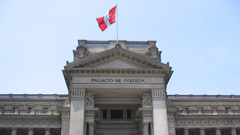La adjudicación a favor del demandante debe encontrarse vigente al momento de solicitar la escritura pública (Casación N.º 2681-2022-Lima)
