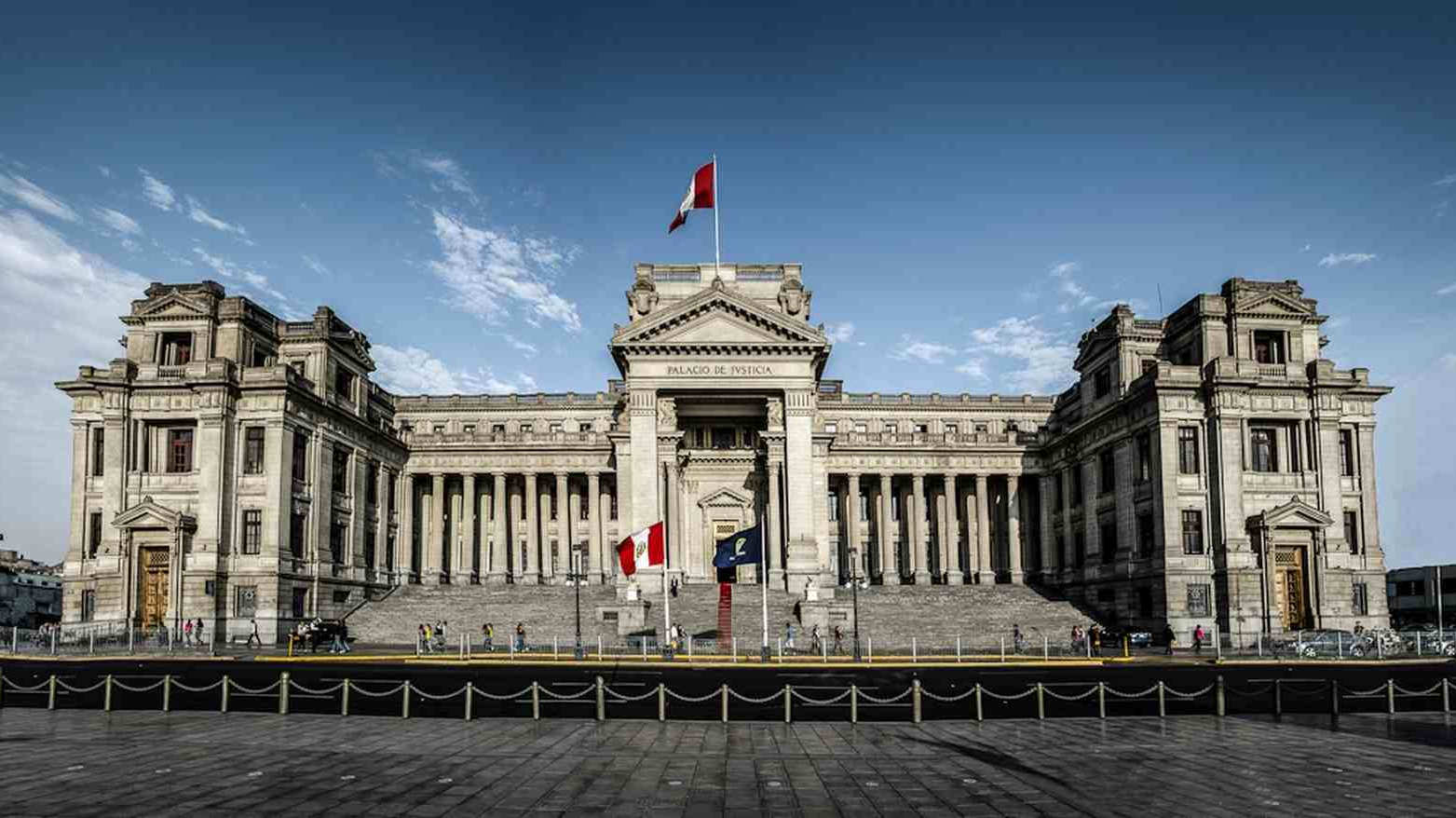 Existe independencia funcional de los procesos civil y penal en cuanto a las pretensiones resarcitorias derivadas de una detención arbitraria (Casación N.º 3784-2021-Del Santa)