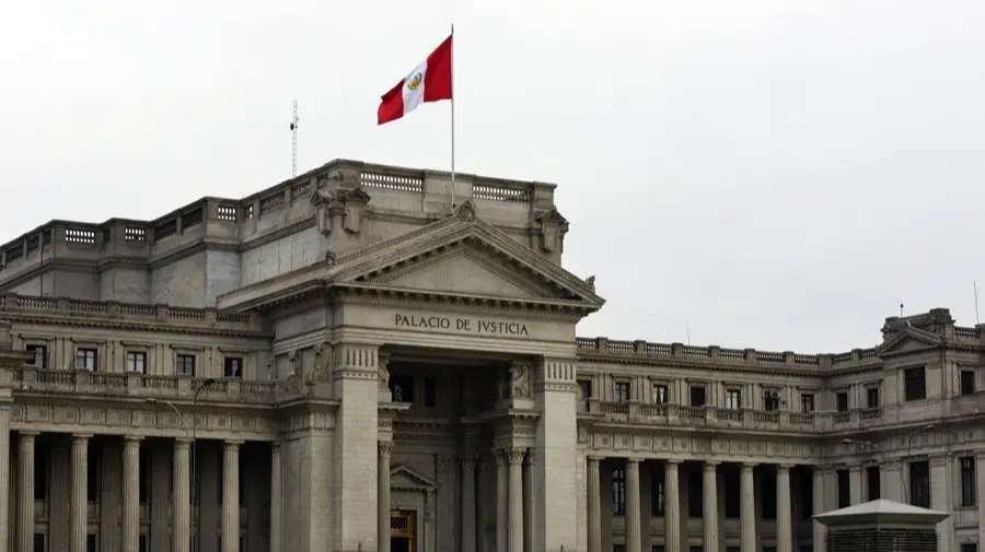 No es posible cuestionar recién en sede casatoria la legitimidad de los socios demandantes de la impugnación de acuerdos (Casación N.° 464-2019 Lima Este)