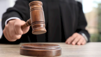 Absolución sustentada en premisas contradictorias vulnera la debida motivación de las resoluciones judiciales [Casación N.º 3415-2022 Selva Central]
