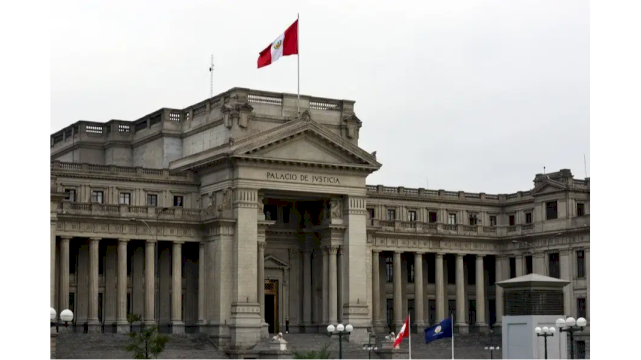 La falta de un análisis integral de los elementos de la responsabilidad civil impide fundar el lucro cesante por la mera depreciación del valor del inmueble (Casación N.º 2611-2022-Arequipa)
