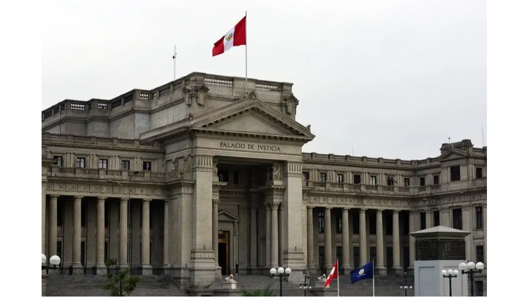 La falta de un análisis integral de los elementos de la responsabilidad civil impide fundar el lucro cesante por la mera depreciación del valor del inmueble (Casación N.º 2611-2022-Arequipa)