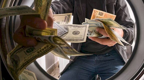 ¿La posesión u ocultamiento de dinero sustraído por el propio autor del hurto configura, por sí sola, el delito de lavado de activos? (Cas. N.º 2973-2023 Puno)