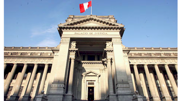 La sola vocación hereditaria no justifica la posesión en un proceso de desalojo si no se acredita su declaratoria notarial o judicial (Casación N.º 3799-2023-Lima)