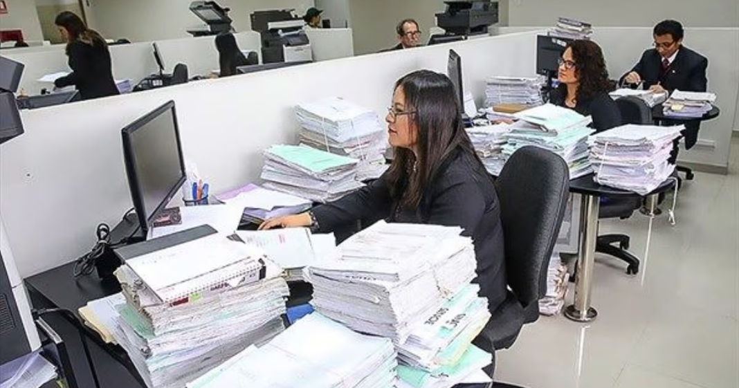 Trabajadores CAS a un paso de tener gratificación y CTS: Congreso aprueba texto en primera votación