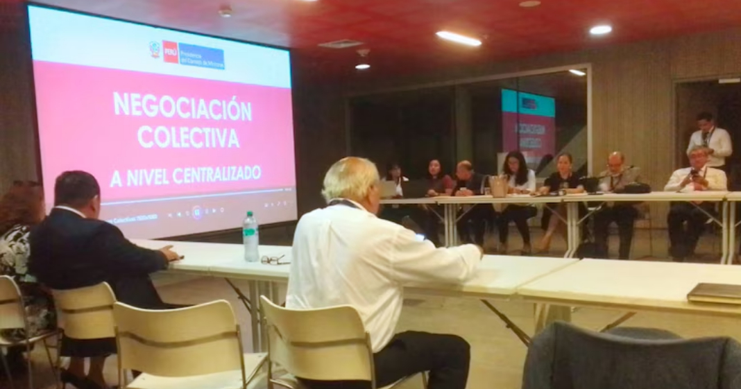 Negociación colectiva ya inició entre gremios y Ejecutivo, a puertas de un nuevo Gobierno