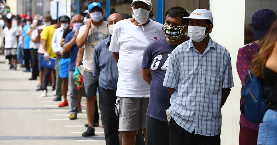 La OMS teme una pandemia aún más dañina y experto alerta que Perú ya enfrenta una “prepandemia silenciosa”