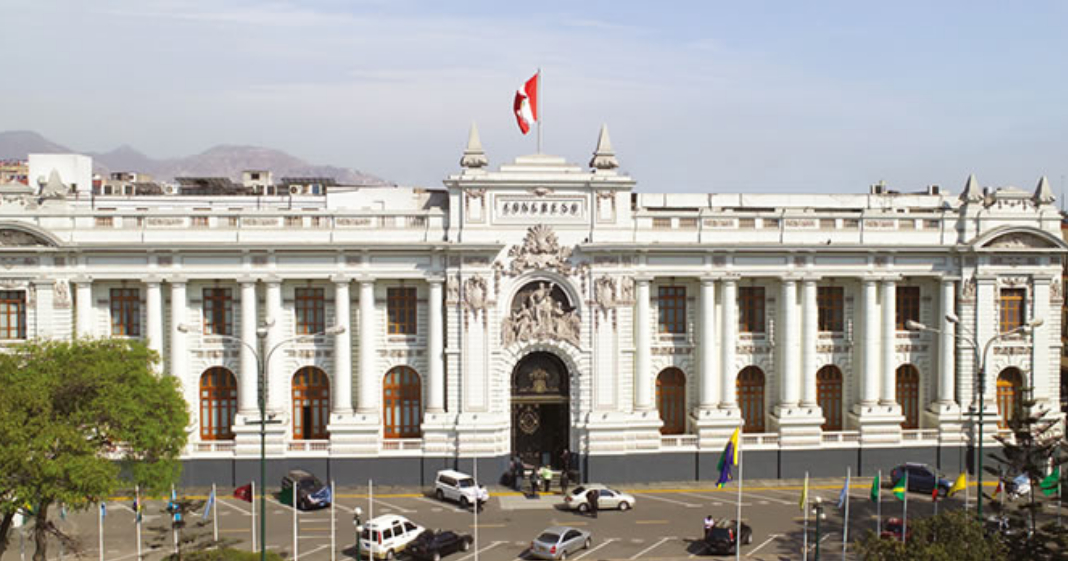 Congreso gasta S/ 9.5 millones del dinero de todos los peruanos en seguro médico de lujo, mientras hospitales públicos colapsan