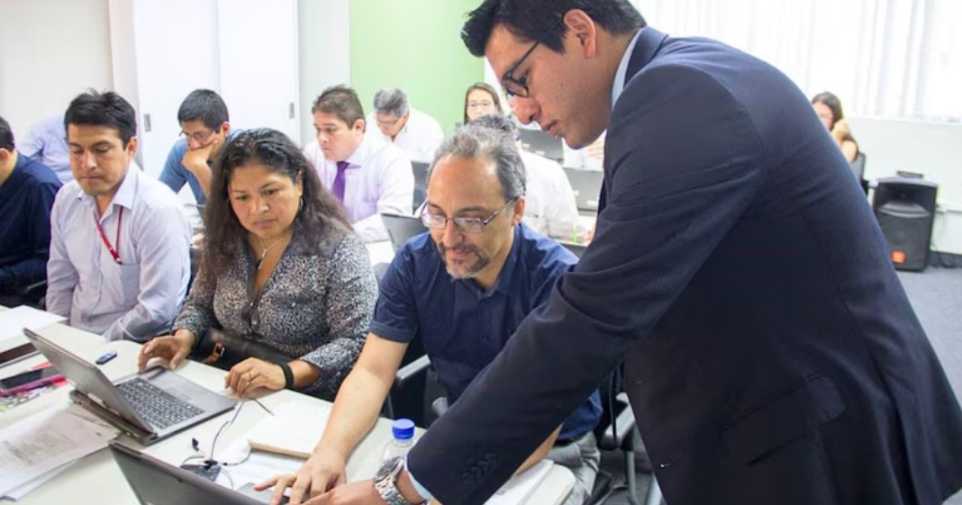 MEF estima que hay espacio fiscal de S/300 millones para aumentos y bonos en negociación colectiva