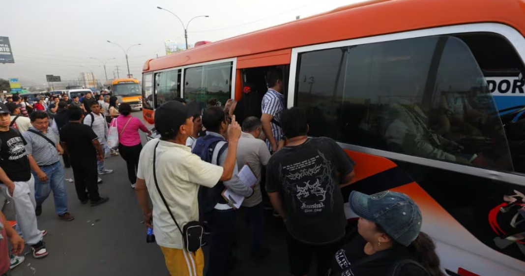 7 paros de transporte convocados en 10 meses: ¿Cuáles han sido los resultados de las paralizaciones y qué medidas ha cumplido el Gobierno?