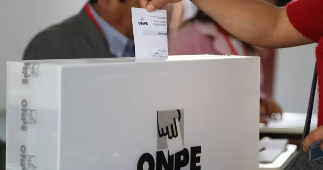 Elecciones 2026: Contraloría halló "responsabilidad" en 10 funcionarios de la ONPE por irregularidades en la primera vuelta electoral