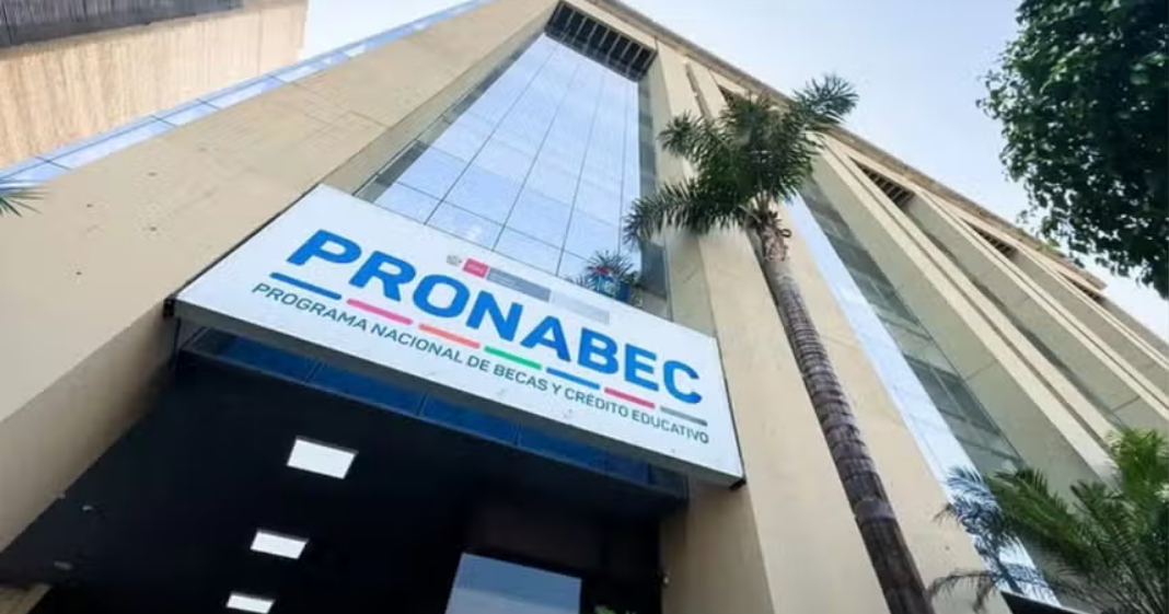 Gobierno modifica el reglamento de la ley que crea Pronabec y establece criterios de pérdida de becas