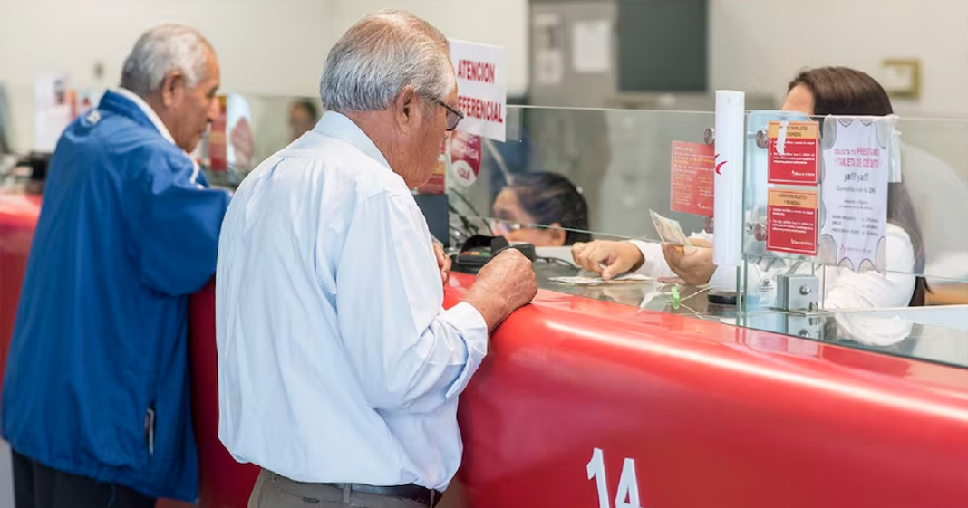 Congreso aprueba por insistencia aumento de pensiones a maestros pese a alerta fiscal