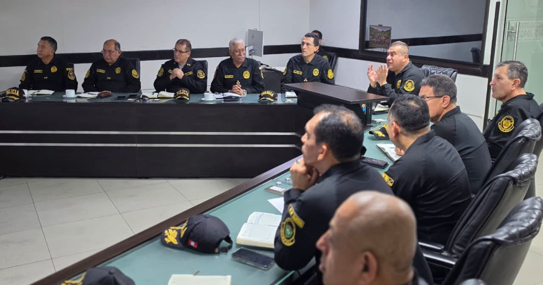 Grupo parlamentario Juntos por el Perú propone como iniciativa legislativa causales para la conclusión anticipada del cargo de comandante general de la Policía Nacional del Perú