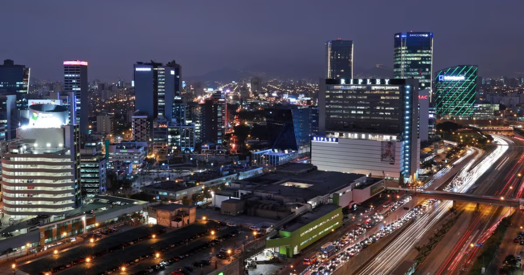 Moody’s Analytics prevé un crecimiento del 3,3% para la economía peruana en el 2025