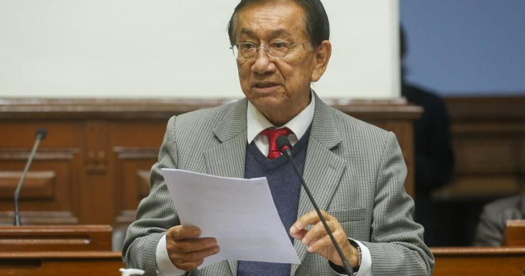 Cuestionan contratación del abogado personal del presidente en el Estado