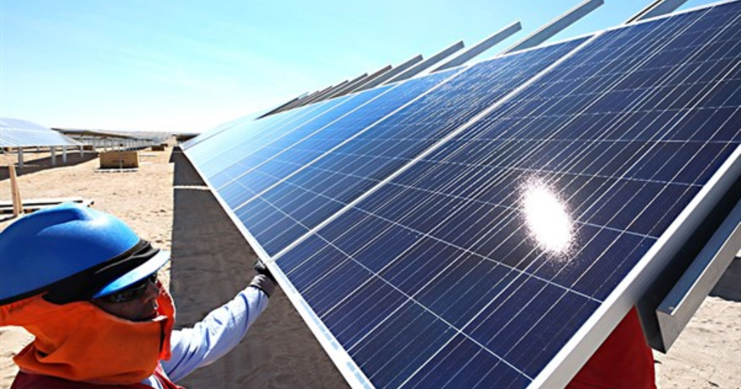 Energía solar impulsa matriz eléctrica de Perú