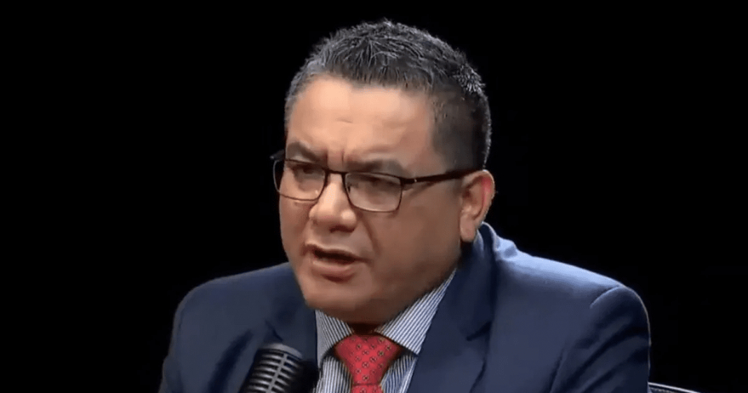Fiscalía denuncia al ministro Santiváñez por presunto delito de negociación incompatible