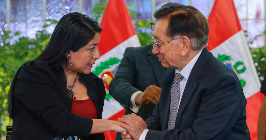 José María Balcázar incómodo por preguntas sobre la salida de Denisse Miralles: “Yo puedo cambiar a cualquier ministro, la expremier ya fue”