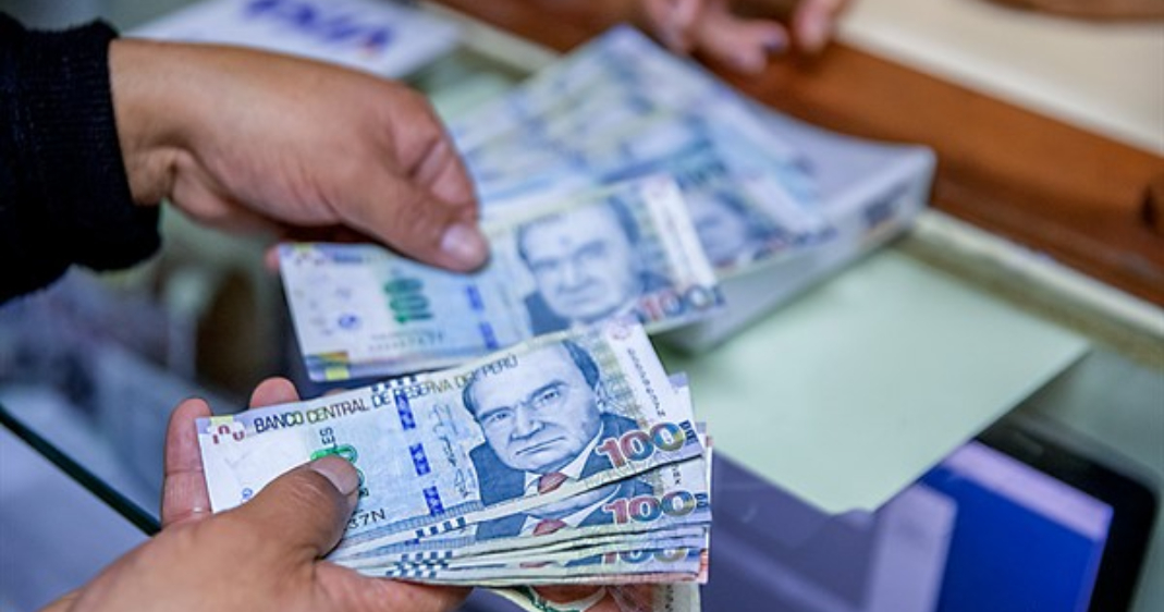 Subió el sueldo mínimo a S/ 1,300: revisa desde cuándo aplica y cómo será el pago