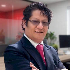 Max R. Martinez Laura